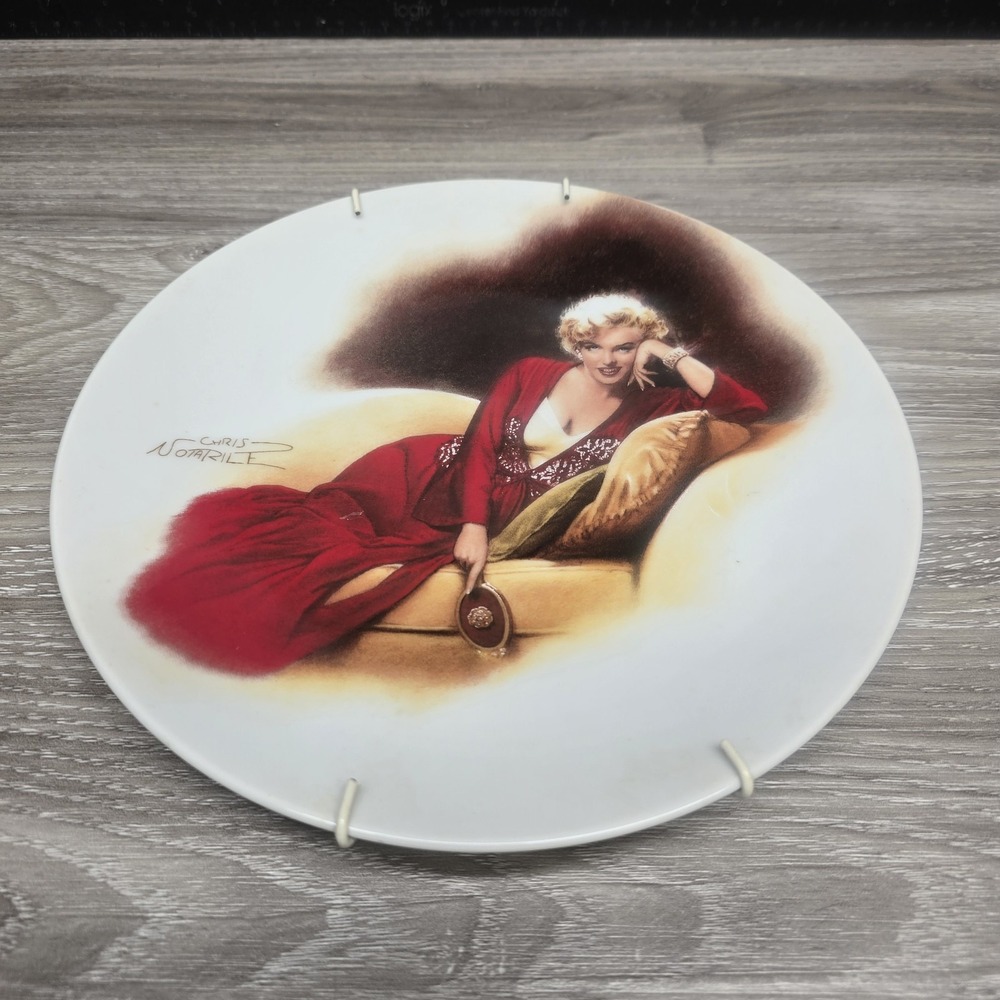 Collectors plate- Marilyn Monroe Bradford Exchange - "Dont Bother To Knock "